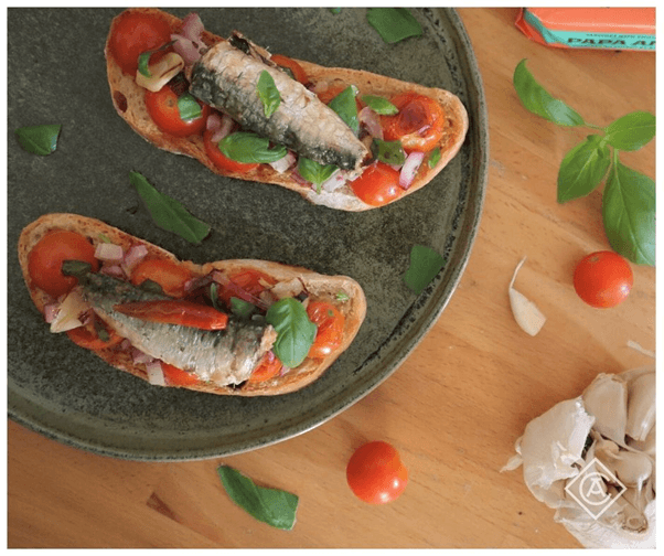 Bruschetta aux sardines piquantes